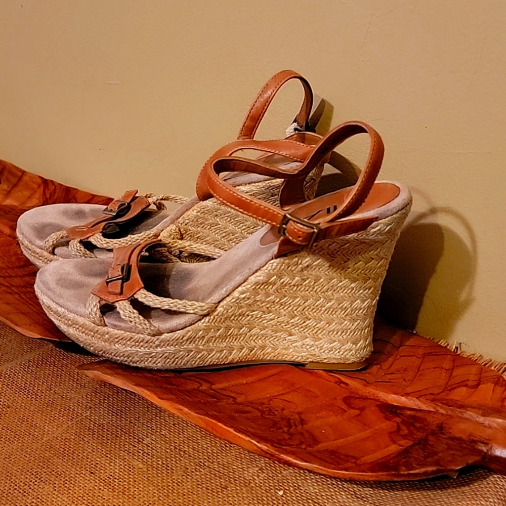 Mia Sandals
